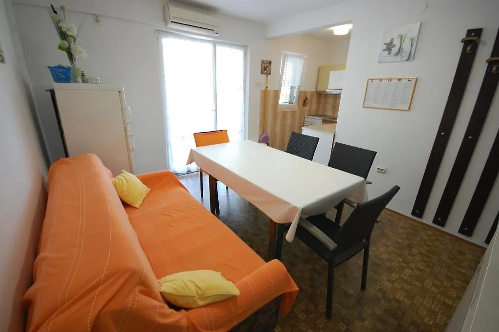 Apartments Jakobi Njivice 0*,  Croatia