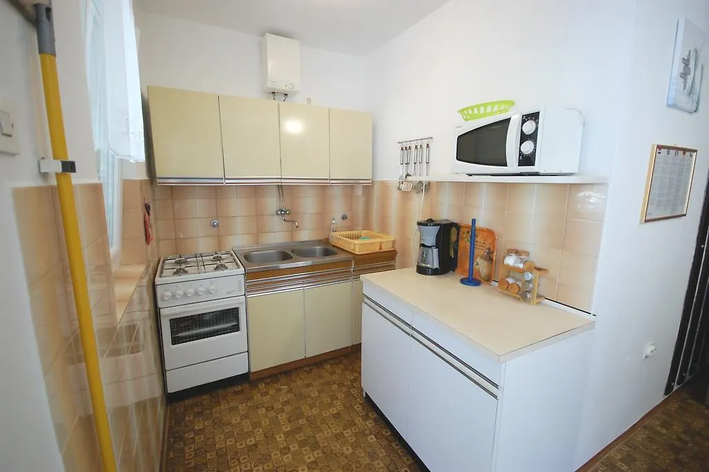 Apartments Jakobi Njivice Croatia