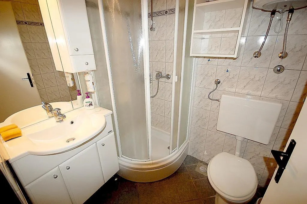 Apartments Jakobi By El-Pi Tours Njivice