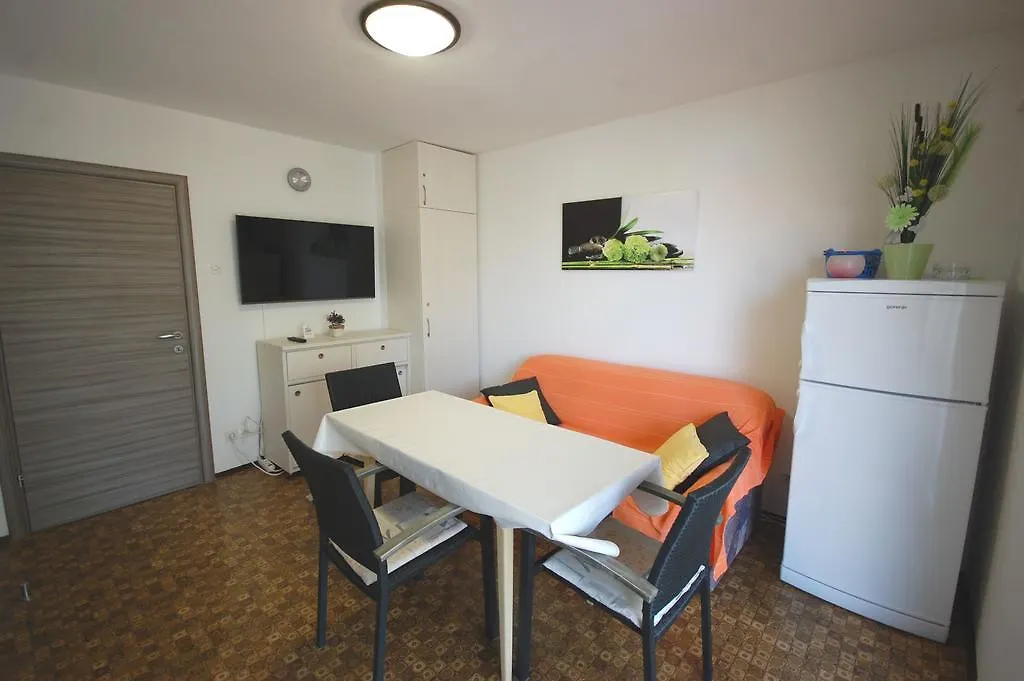 Apartments Jakobi By El-Pi Tours Njivice 0*,